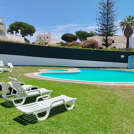 Ferias T1 Grande Com Piscina Apartment